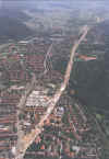 Dreisamtal mit B31 im Mai 1999 (106683 Byte), Luftbild E.Meyer