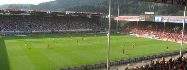 Spiel SC-Braunschweig am 12.3.2014 im Stadion an der Dreisam - Blick nach Westen um 17.15 Uhr