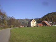 Blick nach Norden zum Birkjörglehof und Lindenberg am 5.11.2003