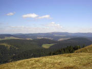 Belchengipfel - Blick nach Osten: Trubelsmattkopf, Stübenwasen, Feldberg (1498 m)