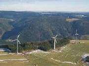 Windpark auf der Platte vpm Westen nach Osten zm Simonswälder Tal (oben rechts Neukirch)