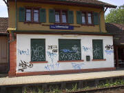 Littenweiler Bahnhof seit 28./29.6.2003 total besudelt