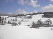 Blick nach Osten zum groen Khberg-Skilift in Saig am 25.2.2004