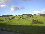 Blick nach Nordosten zu Clemenshof, Fallerhof, Jockelshof und Eckershof (von links) am 23.8.2004