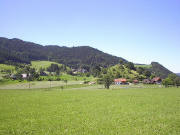 Blick nach Südwesten zum Scheibenhof (oben rechts) und Burgethof (links) Ende Juli 2004