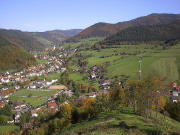Blick nach Nordosten über St.Trudpert und Obermünstertal zum Sonnhaldenberg am 23.10.2004