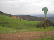 Blick von der Eckleberghöhe nach Osten zum Gregorihof am 9.4.2005