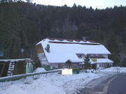 Blick nach Südwesten zum Forellenhof am 8.2.2005 um 19 Uhr