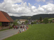 Blick nach Nordosten vorbei am Schuhmacherhof in Oberried