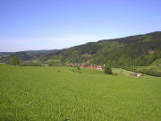Blick von Fisnacht nach Westen über Prechtal in Richtung Elzach im Mai 2005