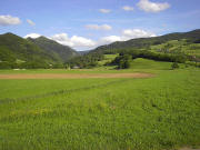 Blick nach Osten ins Zastlertal (links) und Vörlinsbach (rechts) Ende Mai 2005