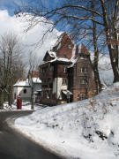 Blick nach Norden zum Schlo-Cafe und dahinter zur Loretoberg-Kapelle am 1.3.2006