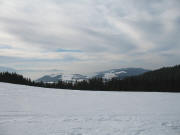 Blick nach Westen vom Hhenrcken vor der Kapfenkapelle auf St.Peter und Lindenberg (links) am 29.1.2006