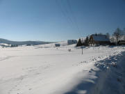 Blick von Schwarzenbach kommend nach Sdwesten auf Weienbach am 23.1.2006 - Othmarshof Mitte oben