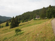 Blick nach Sden zum Gasthaus Prger Bden am 28.7.2006 in der Frh