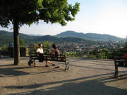 Beste Freundinnen - Blick über den Kanonenplatz zum Schönberg am 8.6.2006