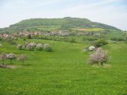 Blick vom Sträßchen zwischen Biezighofen und Stöckenmühle nach Westen zu Wittnau und Schönberg am 3.5.2006