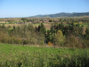 Blick vom Herrenbuck nach Nordosten ber Dattingen zum Kastelberg am 26.10.2006