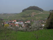 Blick von Freusig nach Norden ber Sulzburg zum Castellberg am 13.4.2007