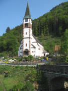 Blick nach Norden zur Kirche in Geschwend am 28.4.2007