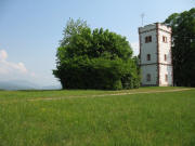 Blick nach Nordosten zum Aussichtsturm Hohe Mhr (536 m) am 28.4.2007