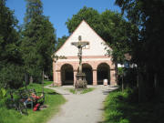 Alter Friedhof in FR-Herdern am 1.8.2007 - Blick nach Norden zur Michaelskapelle