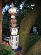 Der Leuchtturm aus Keramik leuchtet wirklich am 23.8.2007