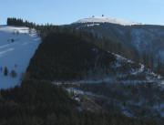 Tele-Blick von der Erlenbacher Hütte zum Feldberg am 29.12.2007