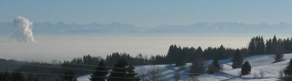 Tele-Blick von Finsterlingen bei Dachsberg nach Süden zu den Alpen am 21.12.2007 - AKW links