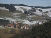 Tele-Blick vom Schnberghof am Lindenberg nach Nordosten ber St.Peter zu Rotenhof und Schmittenbach am 27.12.2007