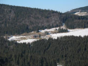 Tele-Blick von der Strasse Bärental-Fehdberg nach Westen zum Zipfelhof am 3.2.2007