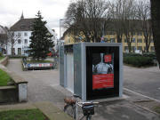 Blick nach Osten ber die Wall-City-Toilette beim Colombipark zu Tourist-Information am Rotteckring am 11.1.2007