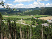 Blick vom Wlflesberg nach Norden ber den B31-Abzweig Himmelreich zum Ibental am 22.6.2007