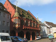 Blick nach Südwesten zum Historischen Kaufhaus am Münsterplatz am 17.4.2008