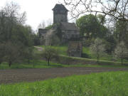 Blick nach Südosten am 24.4.2008 zur Burg Sponeck