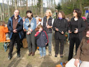 Die "MacherInnen" am 13.4.2008 am Wasserschlössle: Herr Spagl, Renate Obermaier, Frau Breyer, Herr Dresel (hinten grün), Frau Waldstein und Frau Kabiri (von links)