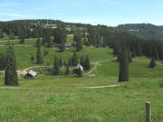 Blick nach Nordosten zu Kirche und Caritas-Haus (rechts) am 6.8.2008