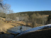 Blick nach Osten über Fischteich, "Seestüble" zum Unterroturacherhof und weiter zur Finsterhalde am 19.2.2008