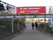 Blick nach Westen auf dem PH-Gelände am 24.1.2008: "Wir gegen Studiengebühren" - "Ich habe fertig?"