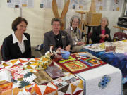 FR-Madison: Ingrid Olmar with the Quilts-Group Carl Schurz Haus in Freiburg