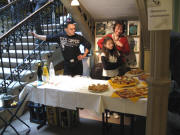 Familie Gasper besorgt ehrenamtlich  das Buffet  f�r AMA am 2.3.2008