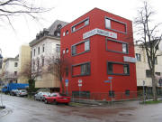 Blick nach Osten zur roten Notarzt-Wache am Josefshaus Freiburg am 3.3.2008