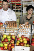 Spendenaktion "Ein Apfel und ein Ei" - Silvana Mller von der Markgrfler Tafel