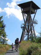 Blick nach Osten zum Hasenhornturm am 27.8.2009 - von Todtnau kommend