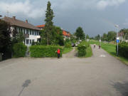 Blick nach Osten ber Giersbergweg und Radweg am 27.6.2009 - Regenbogen