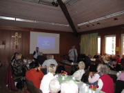 Angela Kuder bedankt sich bei Dr. von Lucadou am 13.10.2009