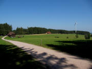 Blick nach Norden zum Loipenhaus (rot) in Wittenbach am 8.9.2009