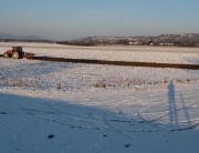 Blick nach Nordosten auf den Tuniberg bei Oberrimsingen am 4.12.2010