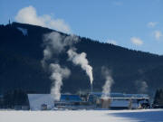 Blick im Schnee nach Sdosten in Titisee-Neustadt bers Badeparadies zum Hochfirst am 3.1.2011