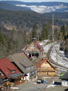 Bärental am 7.2.2011: Blick vom Götzenberg nach Nordosten über den Bahnhof der Dreiseenbahn bis Ober-Schwärzenbach